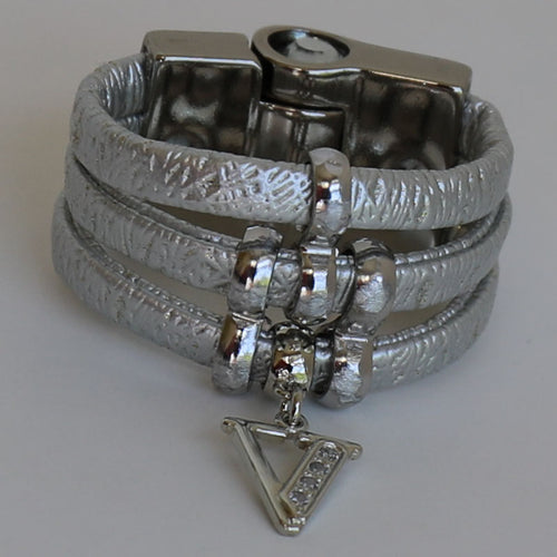 Signature Scarf Lock